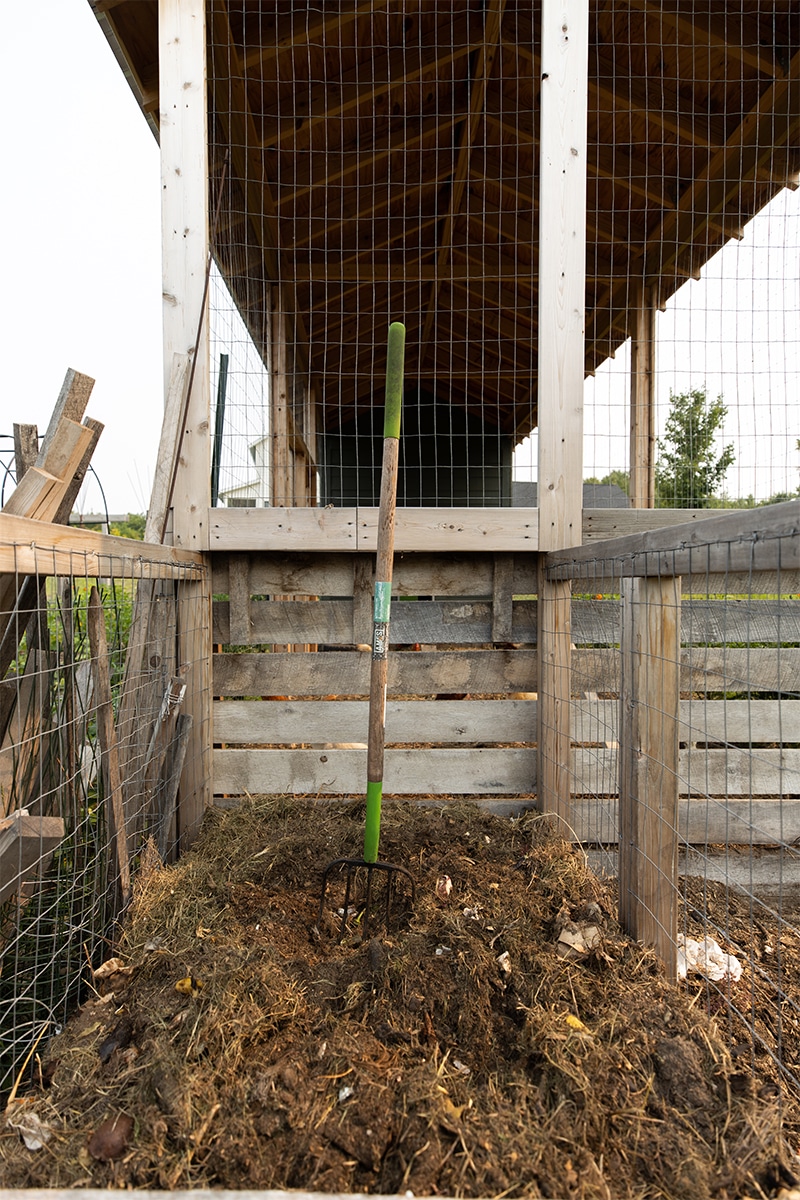 COmpost pile and with tips on composting