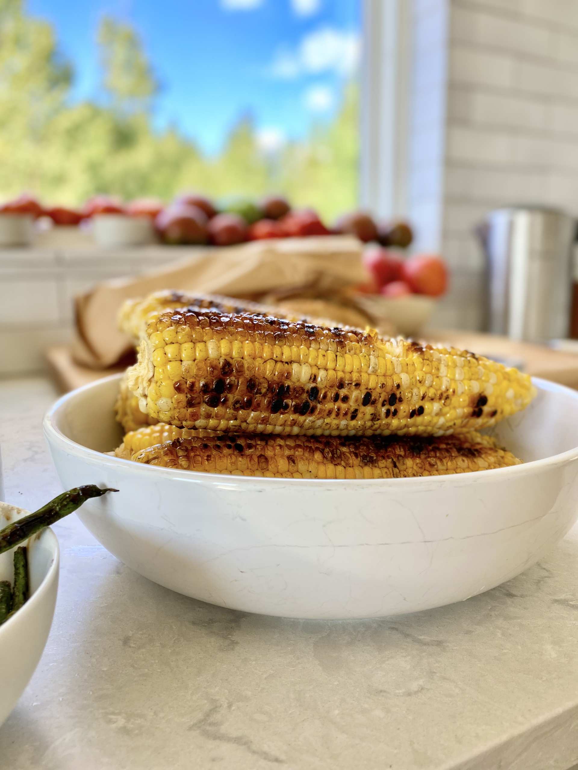 Easy grilled corn salad - grilled corn in a bowl