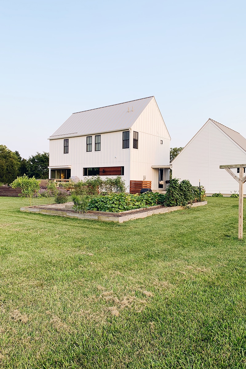 Garden Tour in Indiana - Kelsey Johnston of My Simply Simple