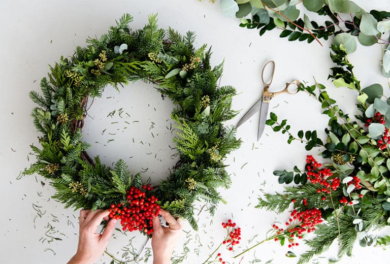 DIY Simple Holiday Wreath - Fresh Exchange