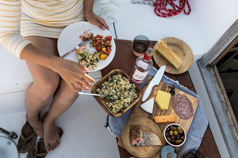 A Simple Evening for two. A little boat picnic gathering for our anniversary that felt just like the best way to celebrate. See the whole story and tips on The Fresh Exchange.